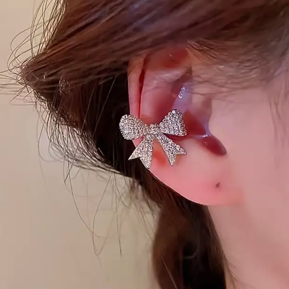 BOWKNOT Ear Cuff Huggie 18K Plated Silver Rhinestones No pierce Clip On Earring